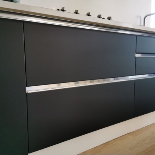 Covering de cuisine noir mat