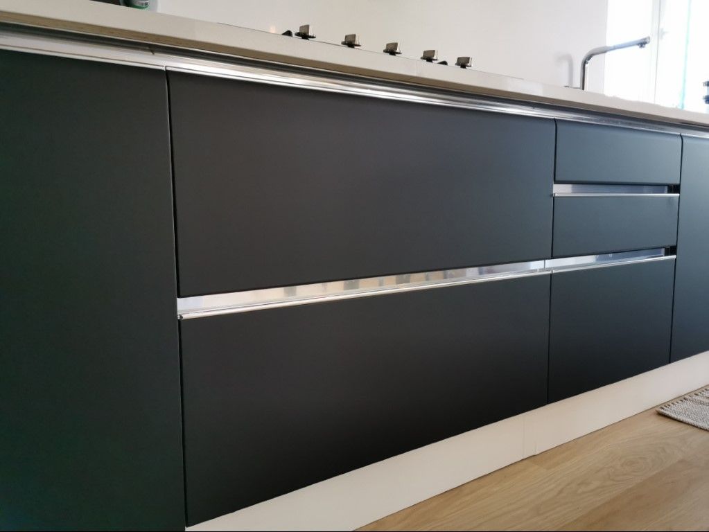 Covering de cuisine noir mat